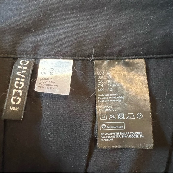 Divided H&M Pleated Mini Skirt Black 10 - Picture 9 of 9